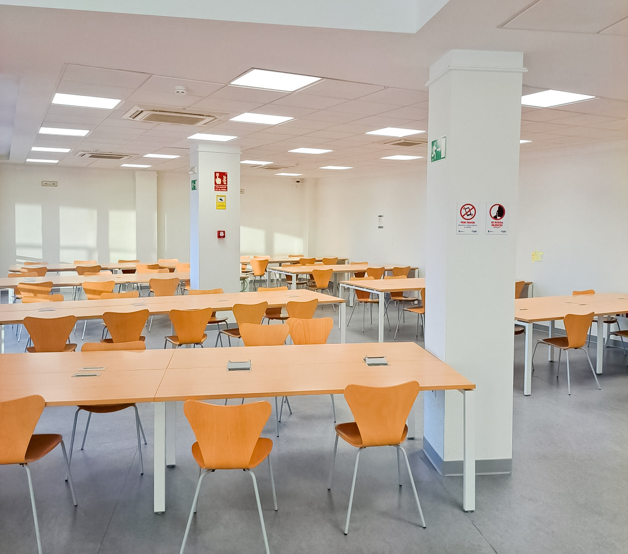 BIBLIOTECA MUNICIPAL GENERACIÓN DEL 27
